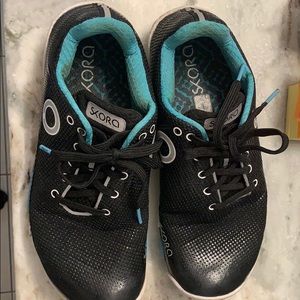 Skora FIT running shoes